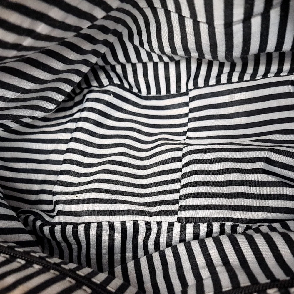 Faux Leather Crossbody Bag With Magnetic Closure    Size 11
